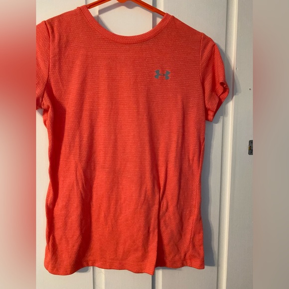 Under Armour Tee Shirt - Picture 7 of 7